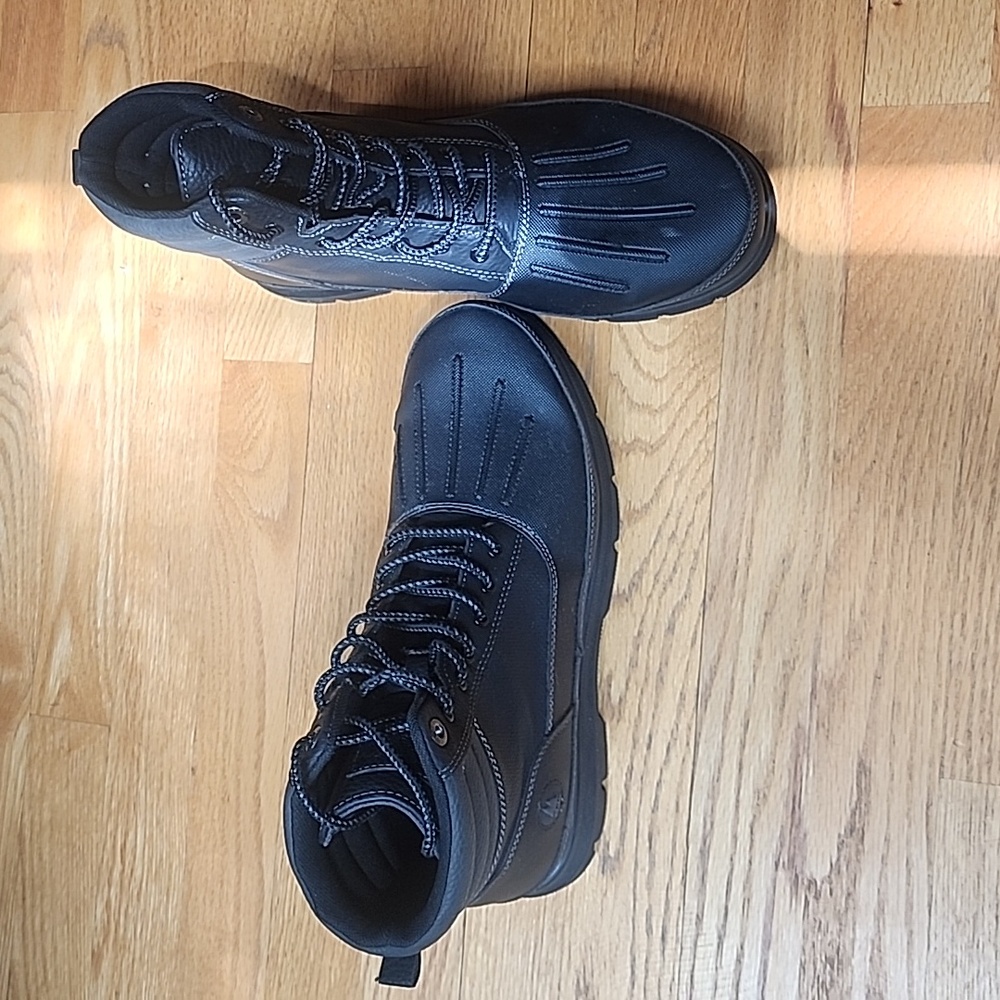 (Bass) Boots